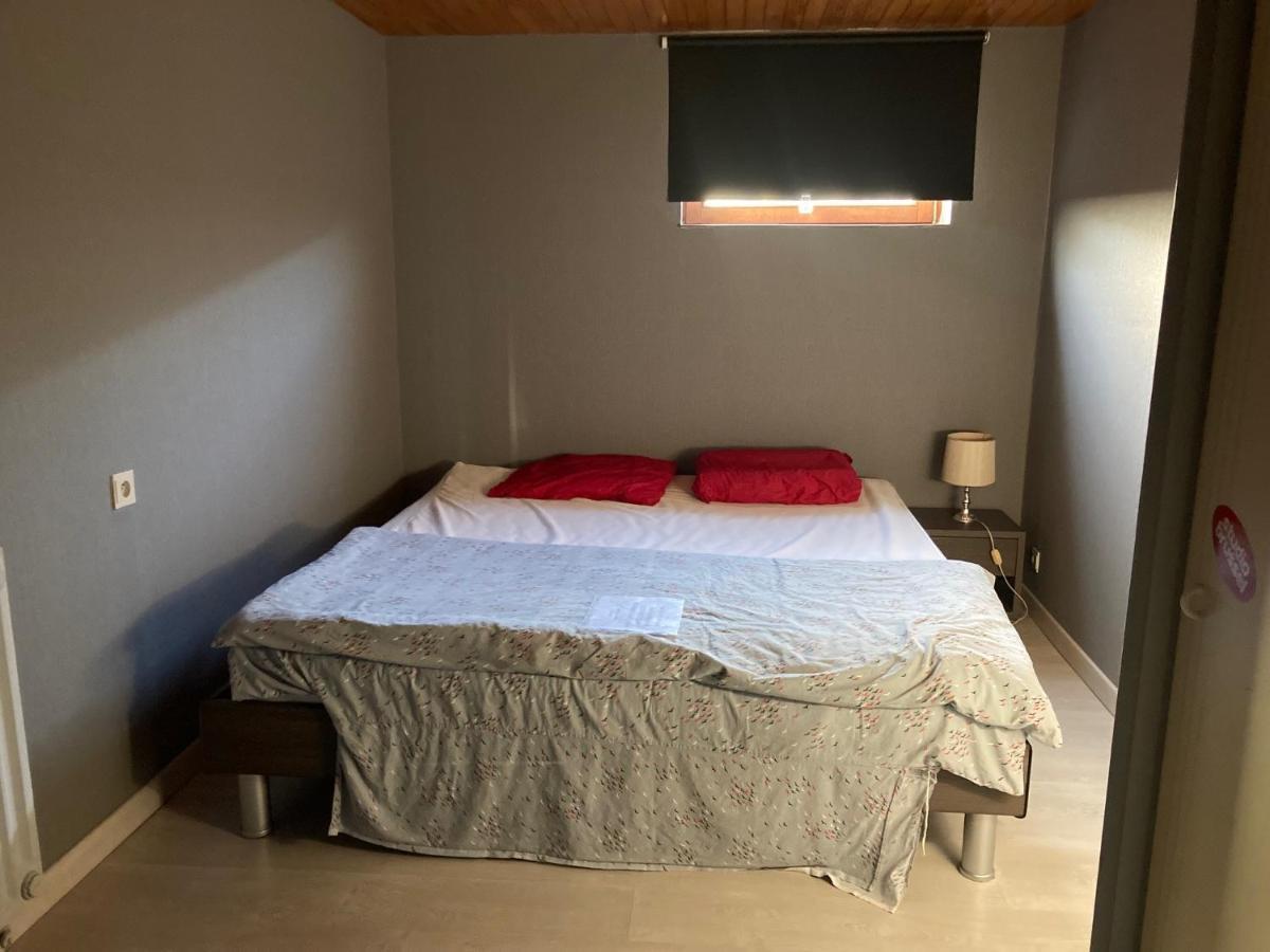 Villa Les Cinq Francais à Nismes Extérieur photo