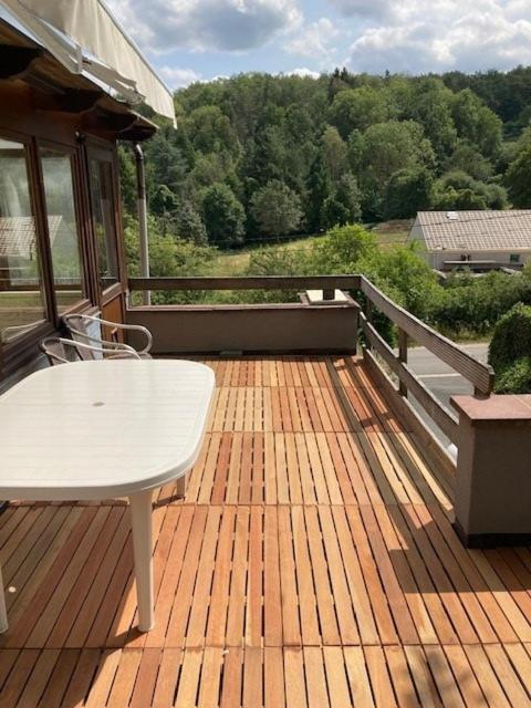 Villa Les Cinq Francais à Nismes Extérieur photo